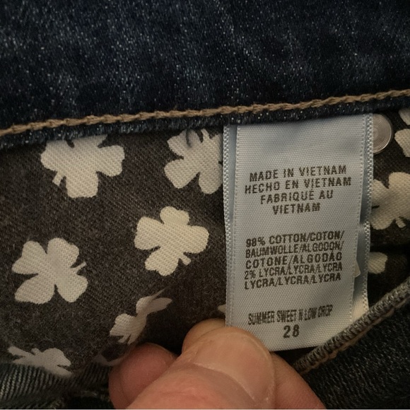 Lucky Brand NWT Summer Sweet Women’s Denim Distressed Cropped Jeans. Size 6 (28) - Picture 8 of 9